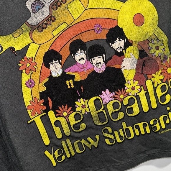 Beatles yellow submarine graphic tee large NEW Old Navy worn look - Picture 2 of 3
